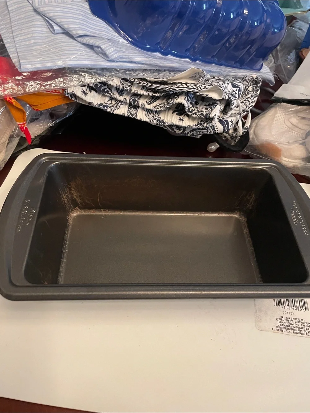 WILTON LOAF PAN FOR BREADS, CAKES,MEATLOAF 9.25” X 5.25” X2.75 Grip pan
